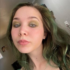 Meet your Posher, Haley